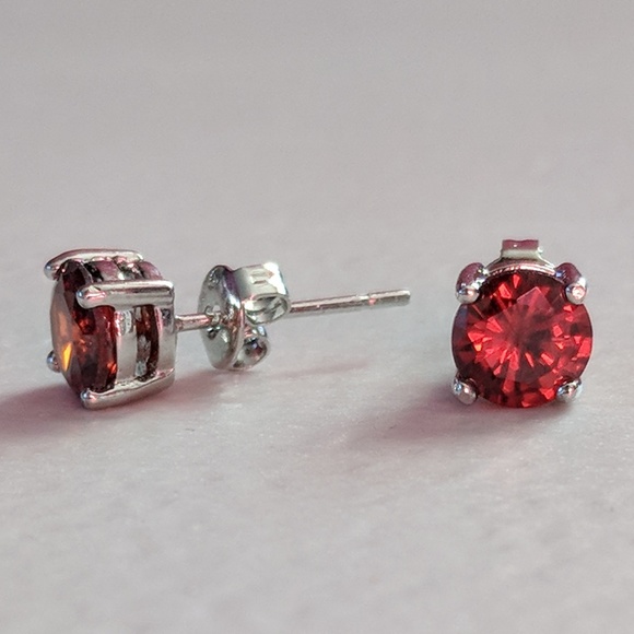 925 sterling silver red cubic zirconia earrings - Picture 2 of 3